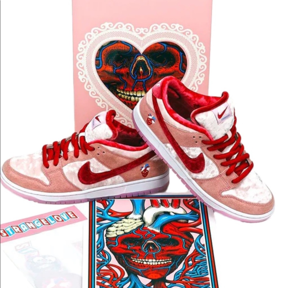 Nike SB Dunk low Strangelove skateboards